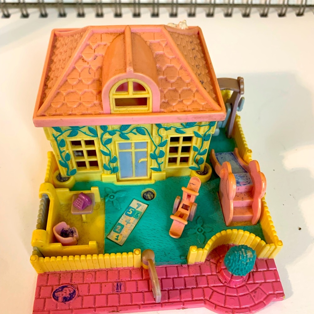 Vintage 1994 Bluebird Polly Pocket Nursery School